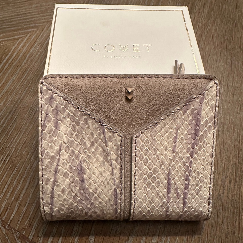 Stella & Dot Covet wallet